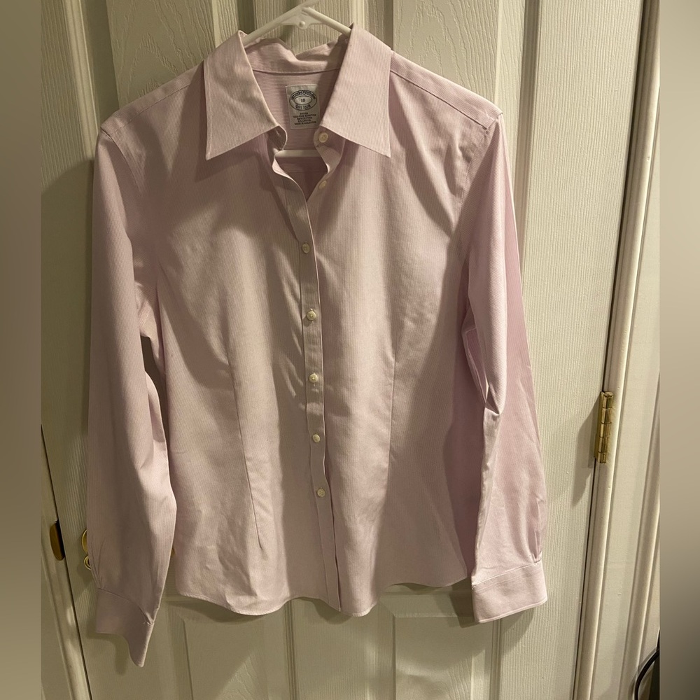 Brooks Brothers Light Lavender Button Down Shirt Non-iron Stretch EUC 96% cotton